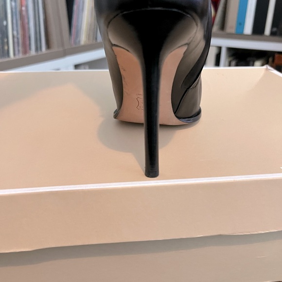 Michael Kors stiletto riding boots - Picture 4 of 9